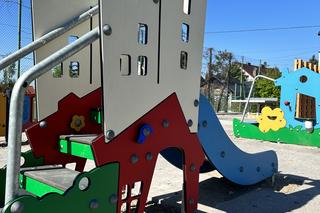 Mieszkańcy Podgórza zyskali nowe miejsce do zabawy i odpoczynku. Ogromny plac zabaw i nowoczesna siłownia plenerowa