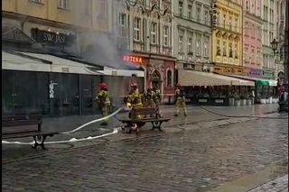 Dramat na Rynku we Wrocławiu. Ogródek restauracji stanął w ogniu