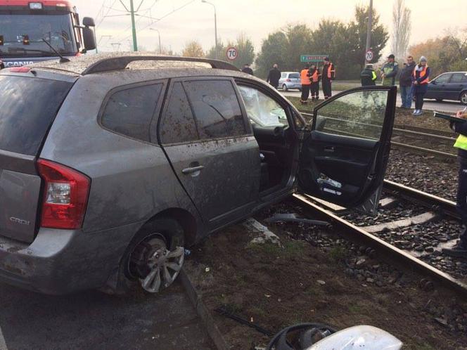 Tramwaj zderzył się z samochodem na Hetmańskiej