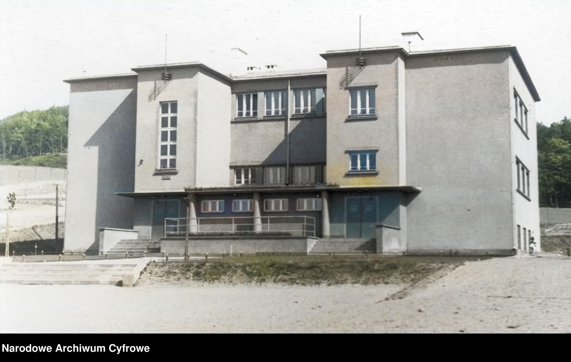 Gdynia - szkoła (pokolorowane zdjęcie archiwalne)