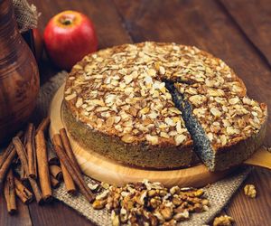 Tort makowy na Boże Narodzenie. Bez mąki i cukru, a pyszny i zdrowy 