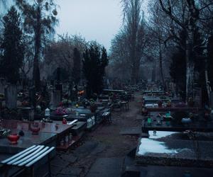 Cztery zachowania na cmentarzu, które mogą ściągnąć na ciebie nieszczęście