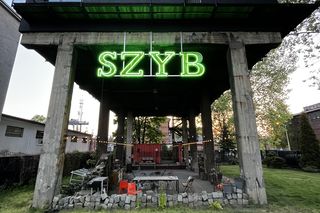 Neon Szyb na Bolko Loft w Bytomiu