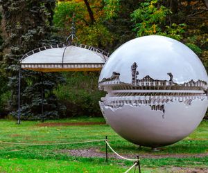 Łazienki Królewskie w Warszawie jesienią