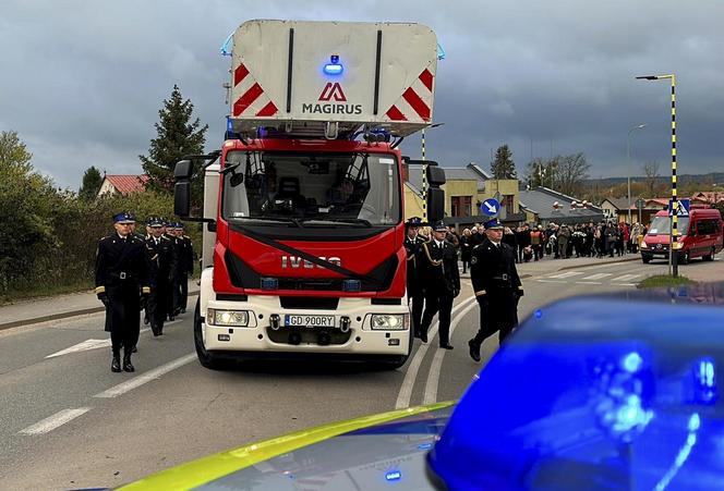 Przejmujący pogrzeb strażaka, który zginął podczas obławy na Grzegorza Borysa