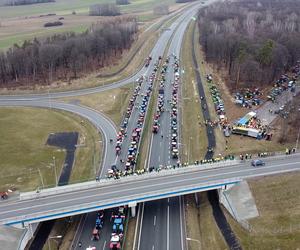 Protest rolników 20 lutego w okolicach Kraśnika. Tak blokują S19