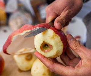 Dlaczego powinniśmy unikać owoców z brązowymi śladami po obiciach?