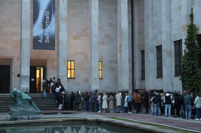 Noc Muzeów 2025. Warszawiacy szturmowali muzea nocą