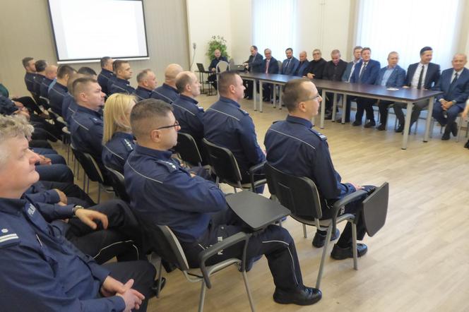 Koszalińscy mundurowi podsumowali swoją roczną pracę podczas odprawy służbowej.