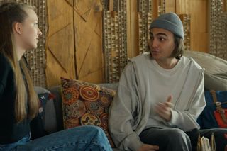 Barwy szczęścia, odcinek 3171. Ewelina (Amelia Listwoń), Romeo (Jacek Tyszkiewicz)