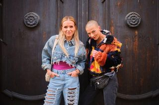 Pierwsza miłość streszczenia odcinków 4095-4099. Filip poznaje nazwisko dawcy szpiku dla Angeliki. Jest w szoku