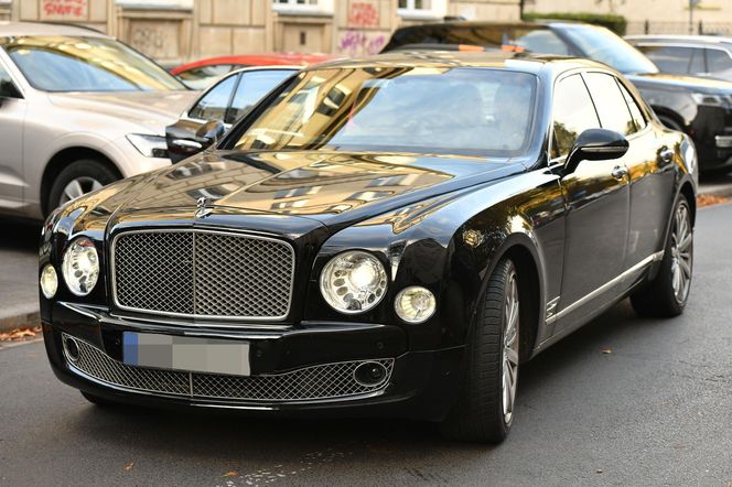 Joanna Przetakiewicz Bantleyem po pizzę