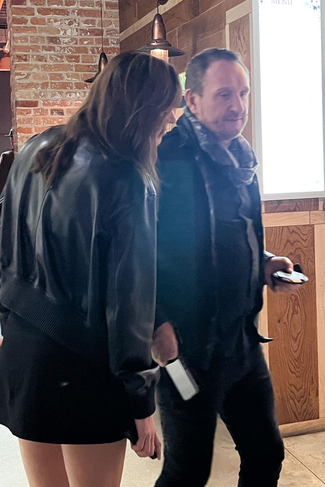 Niezła bibka Afryka Express. Obejrzeli razem odcinek, a potem poszli w tango. Iwan wyszedł ostatni