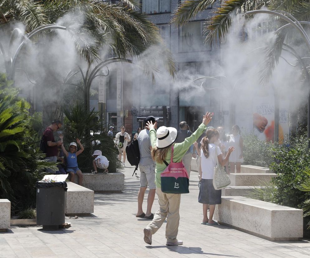 Fala upałów w Europie! Centra chłodzenia powstają w miastach