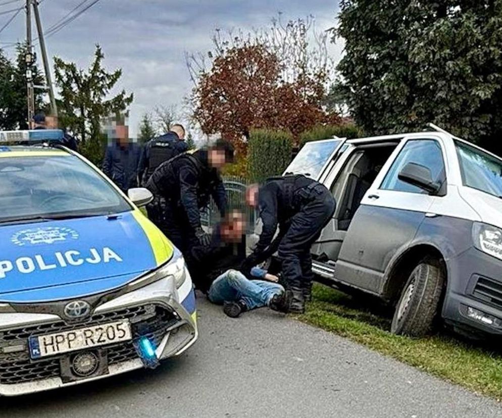 Brawurowa ucieczka skradzionym autem. Myśleli, że zgubią policyjny pościg