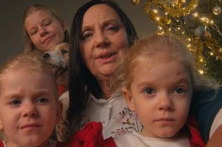 M jak miłość odcinek specjalny Wigilia. Krysia Filarska (Hanna Mikuć), Emilka (Julia Kempka), Zuzia (Marcelina Kempka), Lenka (Olga Cybińska)