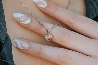 Jesień na paznokciach mieni się kolorami. Oto najmodniejszy manicure nadchodzącego sezonu!