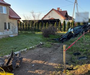 Tragiczny wypadek w Pieckach pod Mrągowem. 29-latek zginął na chodniku, kierowca pijany