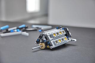 Bugatti Chiron z klocków LEGO