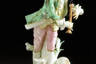 Miśnia – porcelanowa figurka chłopca w stylu rokokowym, przeznaczona do ozdoby stołu