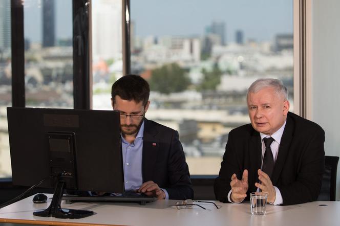 Jarosław Kaczyński i Radosław Fogiel 