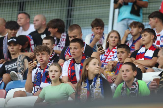 Górnik Zabrze zmierzył się z Rakowem Częstochowa. Kibice na trybunach dopisali