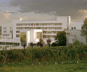 Szkoła architektury w modernistycznym sanatorium