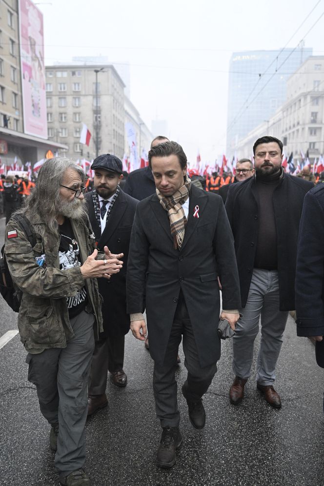 Wicemarszałek Sejmu Krzysztof Bosak przemawia przed rozpoczęciem Marszu Niepodległości 2025