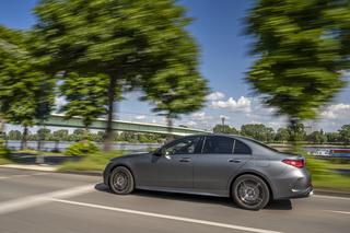 Mercedes-Benz Klasy C 300 e (2022)