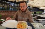 Książulo z wizytą w Częstochowie. Odwiedził bar przy Jasnej Górze