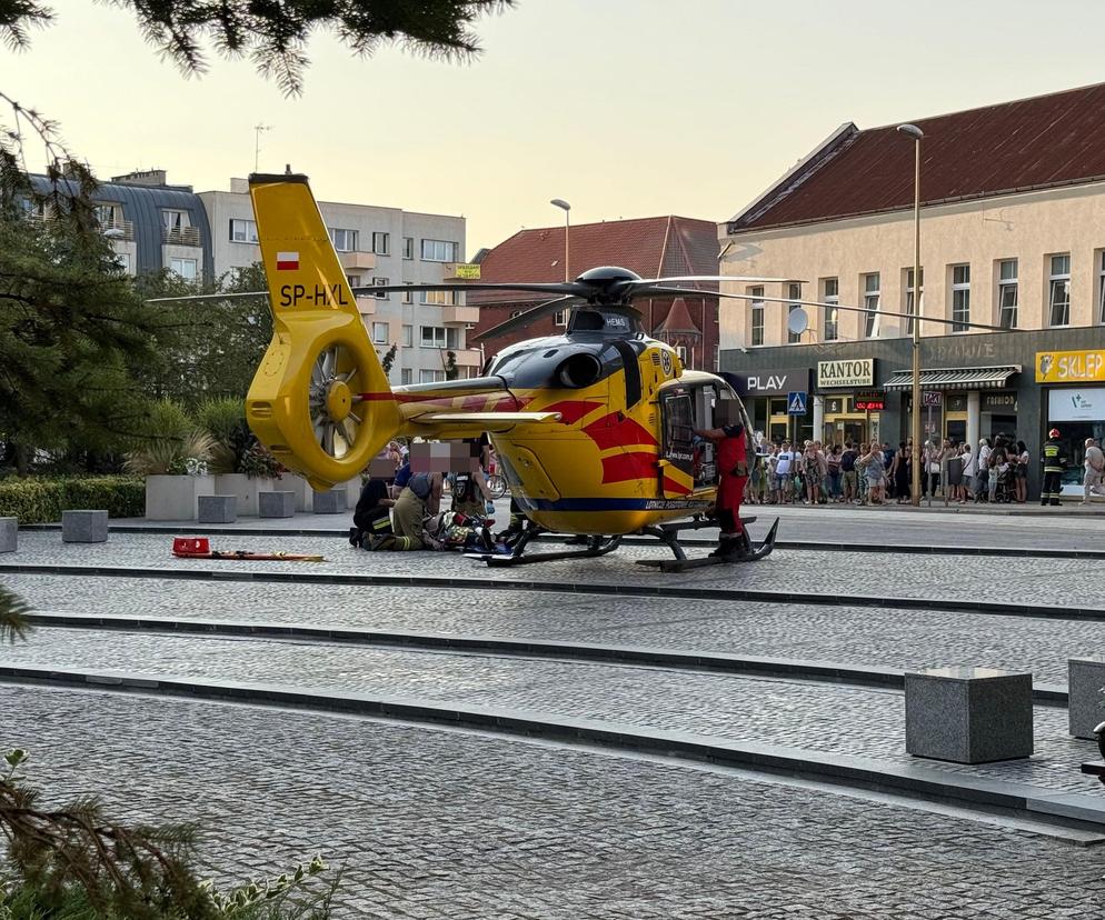 Mężczyzna nagle zasłabł i upadł. Ratownicy stoczyli heroiczną walkę o jego życie