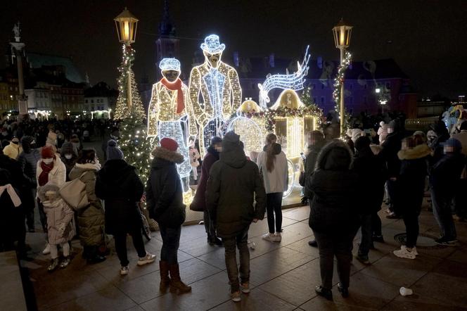 W Mikołajki nie ma epidemii? Tłumy oglądały świąteczne dekoracje