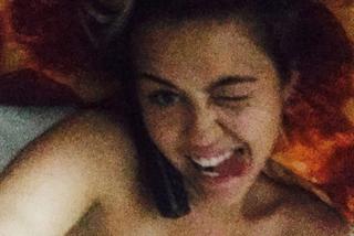 Miley Cyrus nago? Wokalistka w telewizyjnym talk show odważnie pokazuje swoje ciało 