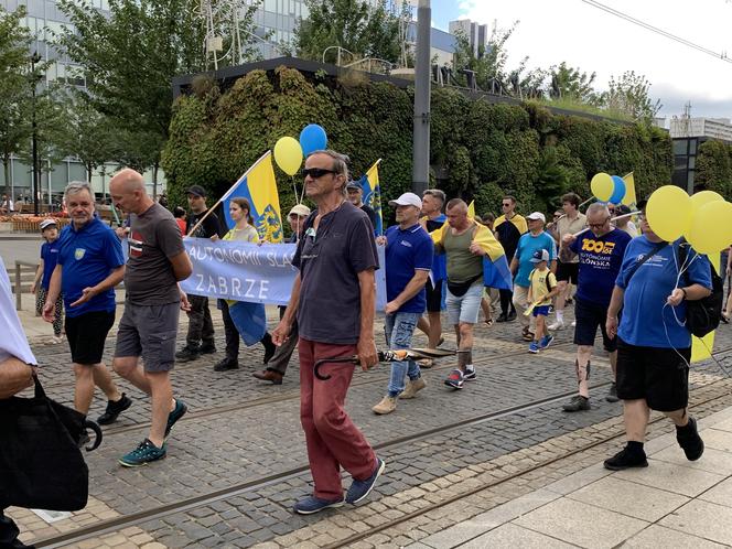 Marsz Autonomii Śląska przeszedł ulicami Katowic. "Hajmatu nie oddomy"