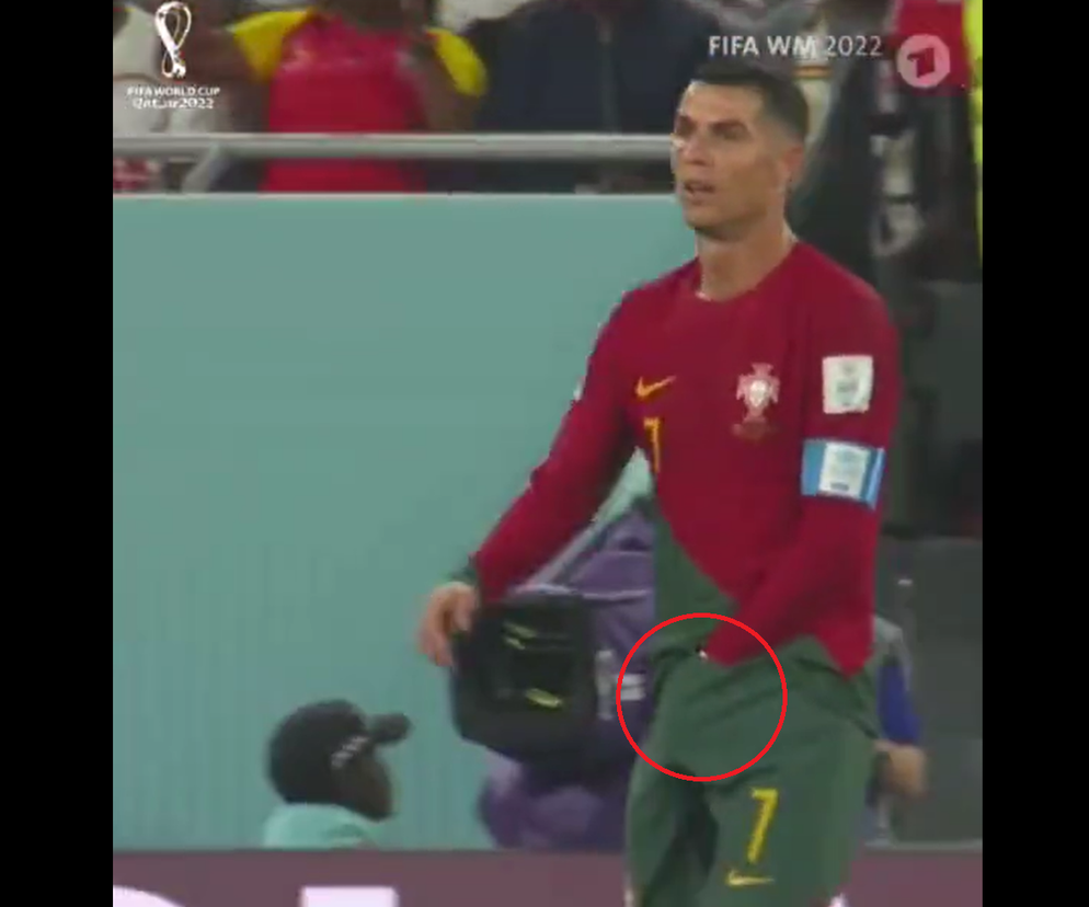 Cristiano Ronaldo grzebał w majtkach