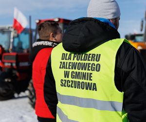 Protest przeciw budowie zbiornika w Szczurowej