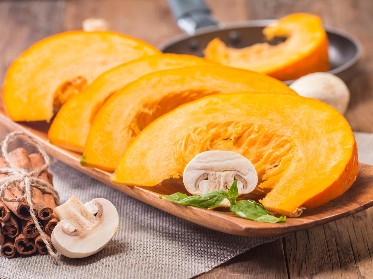 Pasztet z dyni z pieczarkami: przepis dla wegetarian i nie tylko