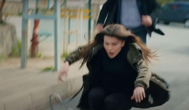 W domu Bulenta dochodzi do awantury, a Cavidan odnajduje Silę i, zachwycona bogactwem Kuzeya, próbuje zeswatać go z córką.