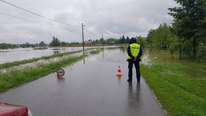 Ulewy na Podkarpaciu. Kierowcy muszą się liczyć z utrudnieniami [ZDJĘCIA]