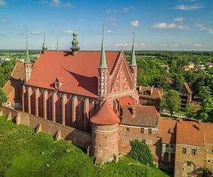 Trwa remont kościoła we Fromborku. W PRL zrobiono z niego kotłownię