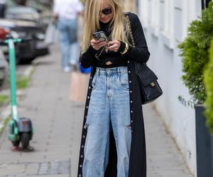 Monika Olejnik w butach Miu Miu za krocie i porwanych dżinsach! Ta stylizacja szokuje