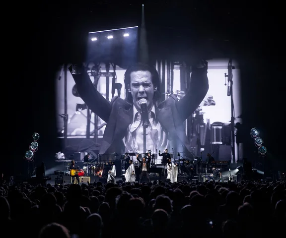 Śpiewał o morderstwach z aniołem popu. Ten album dał mu sławę i falę oskarżeń!