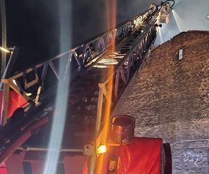 Pożar pustostanu w Chorzowie. 31-letni sprawca podpalenia usłyszał zarzuty