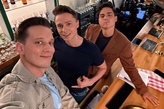 Pierwsza miłość. Piotrek weźmie się za przewinienia Borysa i Krystiana?! Będą kłopoty