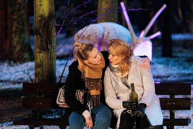 Na Wspólnej odc. 3457. Daria (Patrycja Topajew), Paulina (Marta Walesiak)