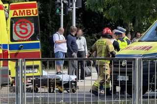 Wjechał w ludzi jak w pachołki. Dwie osoby nie żyją, inni walczą o życie w szpitalu