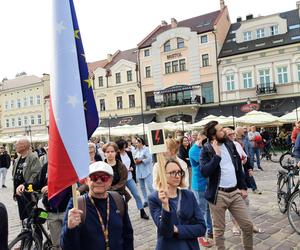 Ani Jednej Więcej. Przestańcie nas zabijać. Kobiety w Rzeszowie wyszły na ulicę!