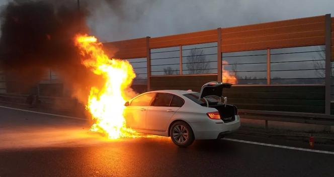 Płonące BMW 520d xDrive