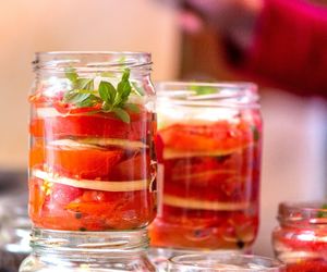 Sezon na przetwory rozpoczynam tym przepisem. Aromatyczne pomidory nie mają sobie równych