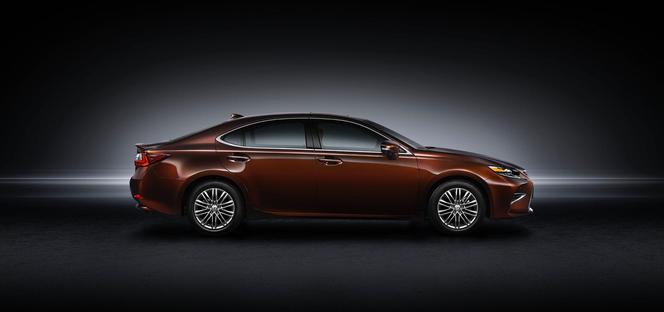 Lexus ES 200 - lifting 2016